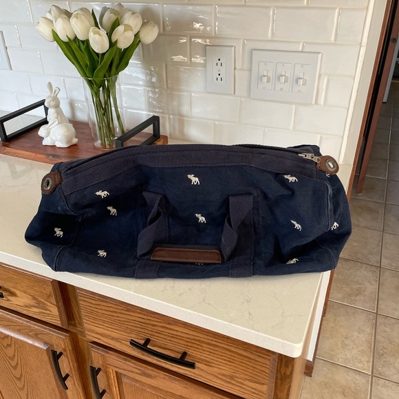 Abercrombie and Fitch Vintage Moose Print Duffle Weekender Travel Bag One Size - Picture 2 of 8